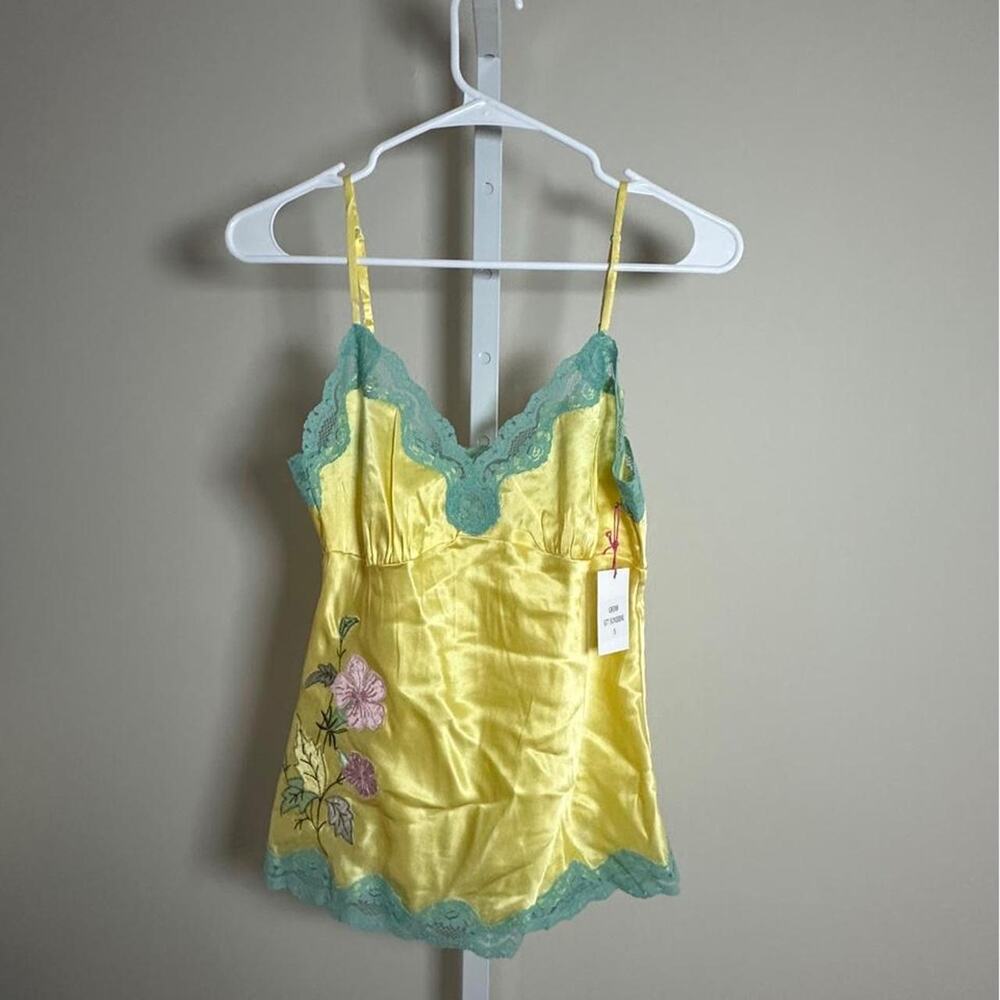 Nwt 100 silk gold hawk